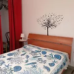 Villa Seafront In With Swimming Pool And Parking *