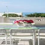 Villa Seafront In With Swimming Pool And Parking *