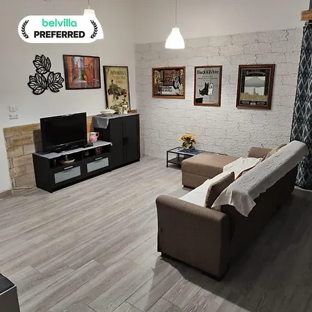 فيلة Seafront In With Swimming Pool And Parking