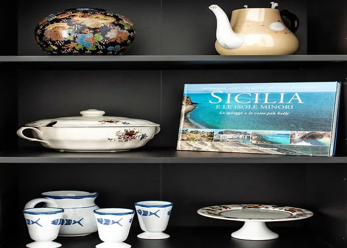 Seafront In With Swimming Pool And Parking 别墅 *