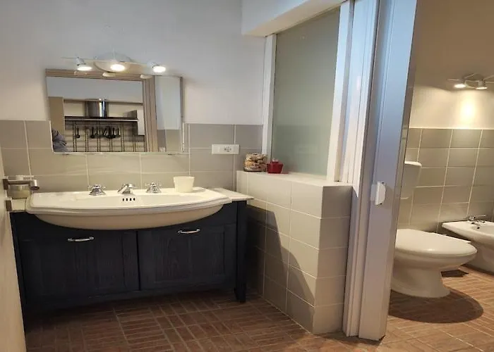 别墅 Seafront In With Swimming Pool And Parking