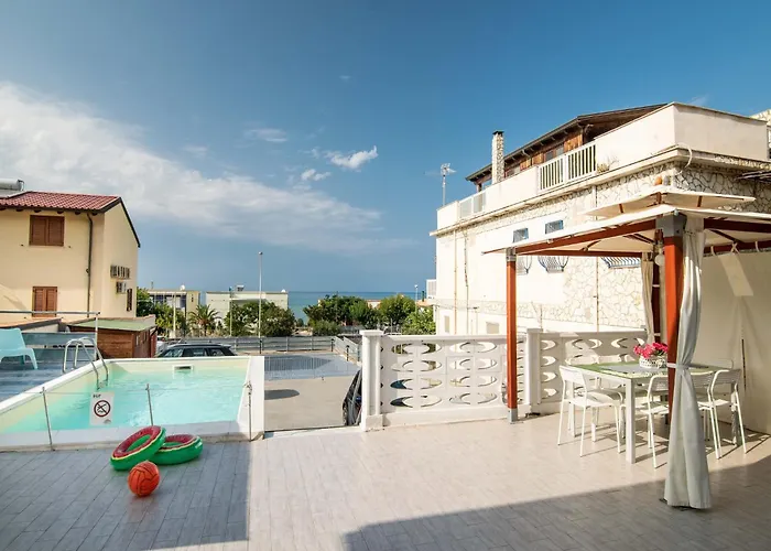 Seafront In With Swimming Pool And Parking Villa Alcamo Marina