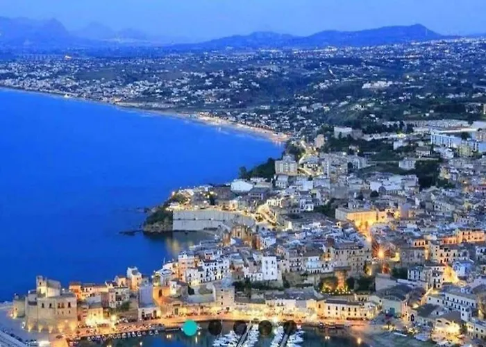 Seafront In With Swimming Pool And Parking Alcamo Marina