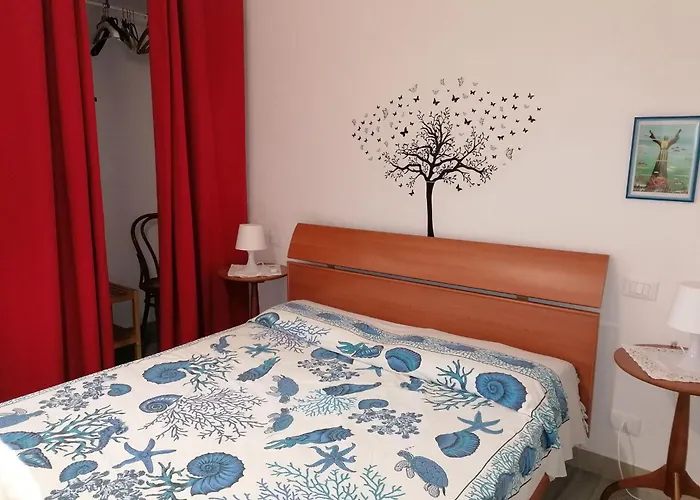 Villa Seafront In With Swimming Pool And Parking *