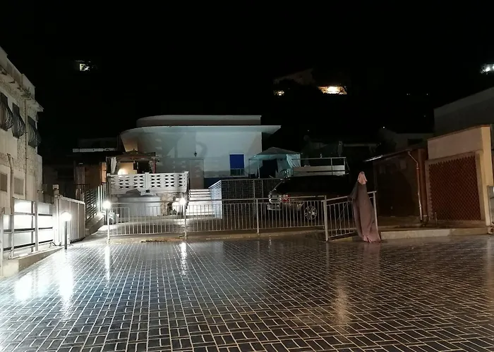 Seafront In With Swimming Pool And Parking 别墅 阿尔卡莫马里纳