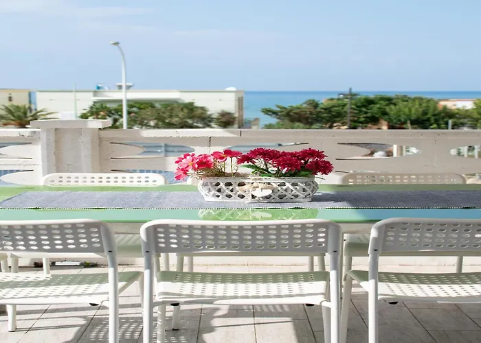 别墅 Seafront In With Swimming Pool And Parking *