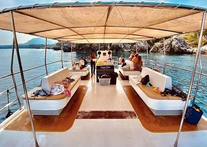 Villa Seafront In With Swimming Pool And Parking