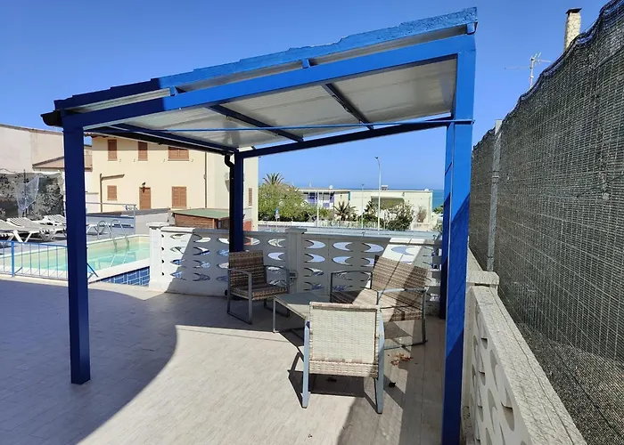 Seafront In With Swimming Pool And Parking Villa *